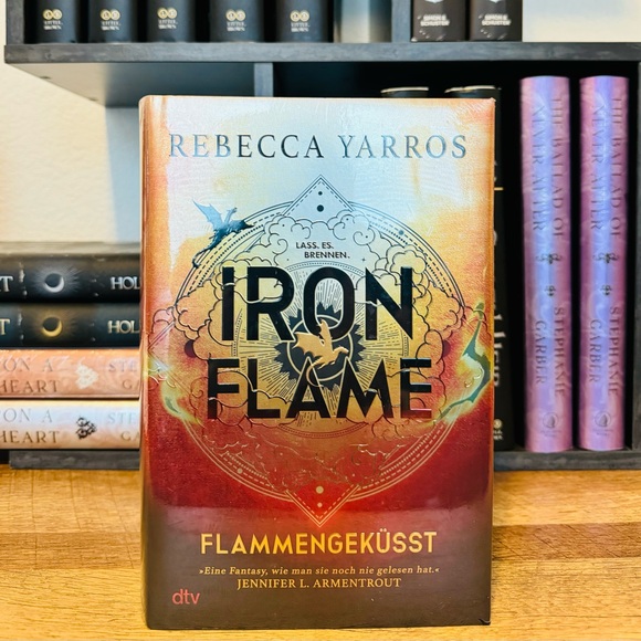 First Edition, First Printing IRON FLAME - GERMAN EDITION by Rebecca Yarros - Picture 8 of 8